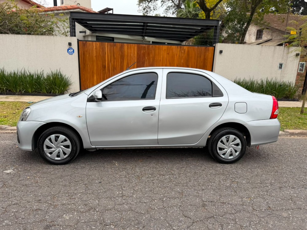 Toyota Etios 1.5X — foto 8